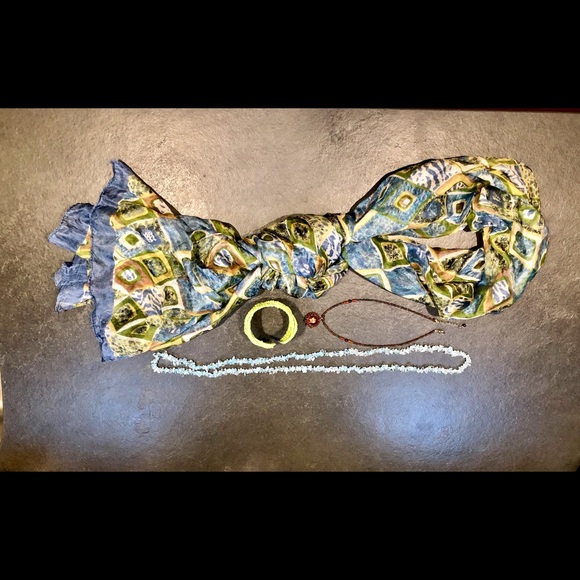 Scarf with coordinating jewelry bundle - Picture 1 of 6